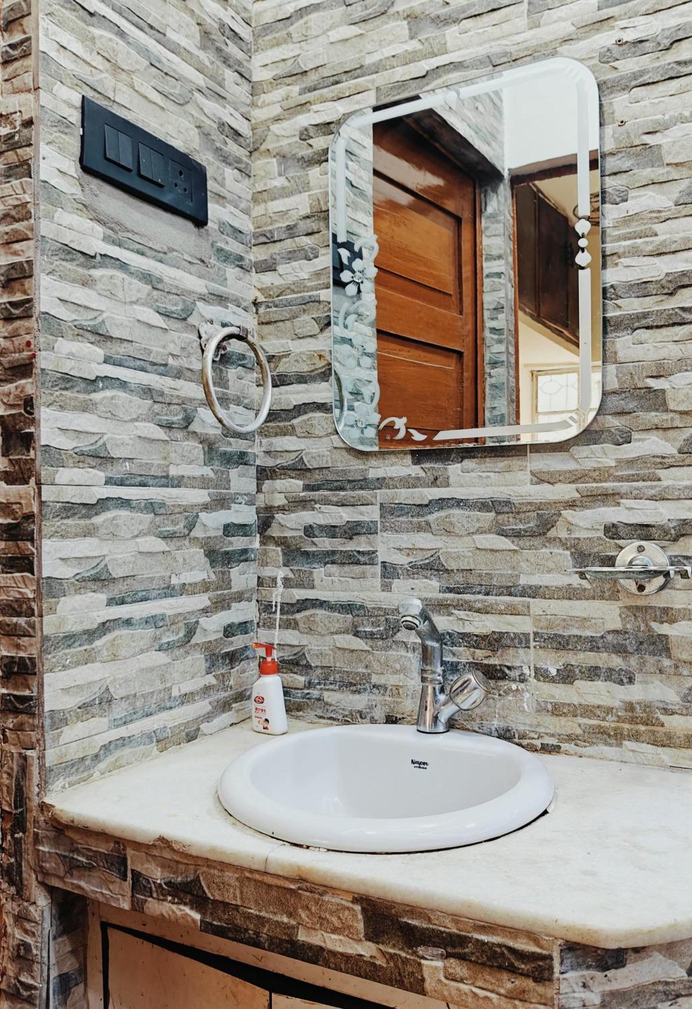 Kiara Home Stays Varanasi Exterior foto